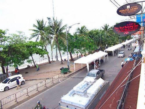 The Red Balcony Inn Pattaya Buitenkant foto